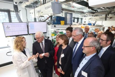 Towards entry "Energy supplies in the future: Federal President Steinmeier visits HI ERN in Erlangen"