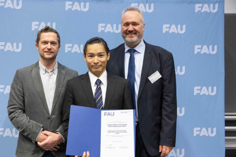 Prof. Dr. Kyle G. Webber, Mr. Otsuka (NITech), Prof. Dr. Kai Willner (Bild: FAU/Giulia Iannicelli)